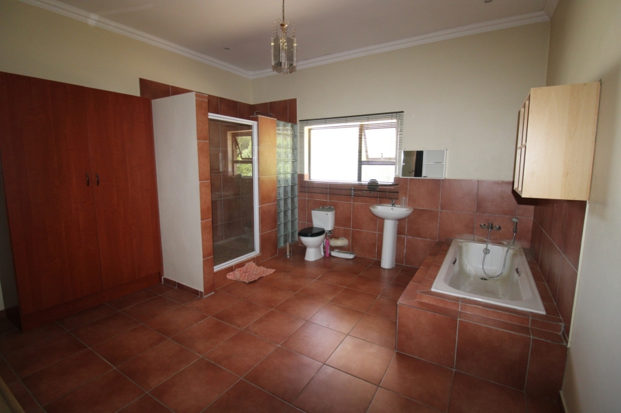 15 Bedroom Property for Sale in Langenhovenpark Free State